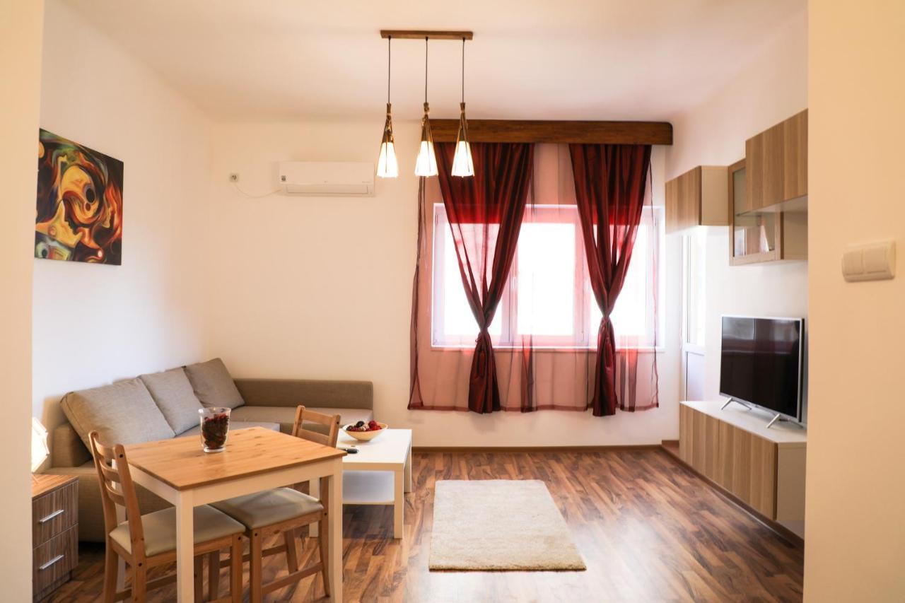 Ultracentral Apartament With Balcony - Old Town Bucharest Exterior photo