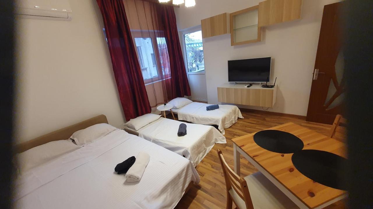 Ultracentral Apartament With Balcony - Old Town Bucharest Exterior photo